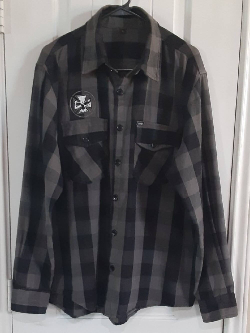 Demons Behind Me Embroidered Skull Plaid Flannel Shirt - Men's Size Large EUC